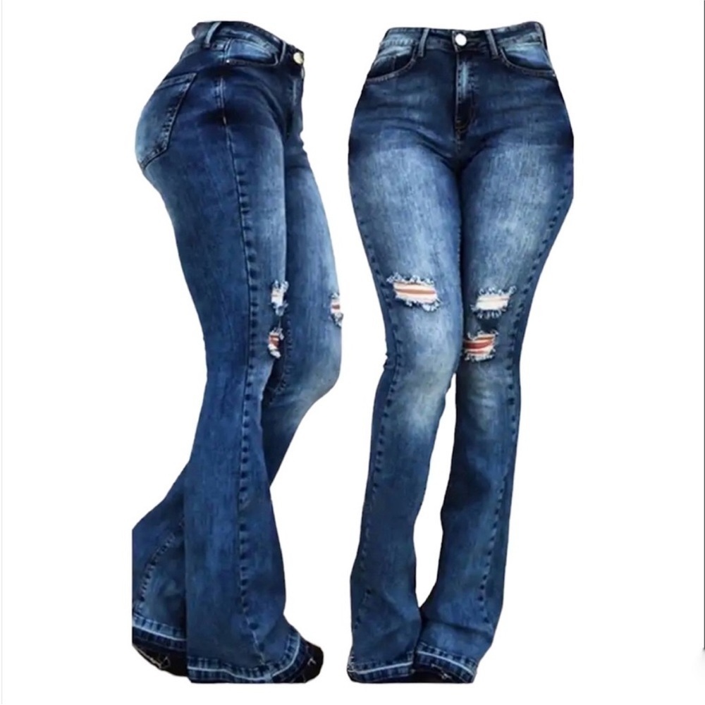 NWT Color Collections Flare Leg Distressed Ripped Jeans Large